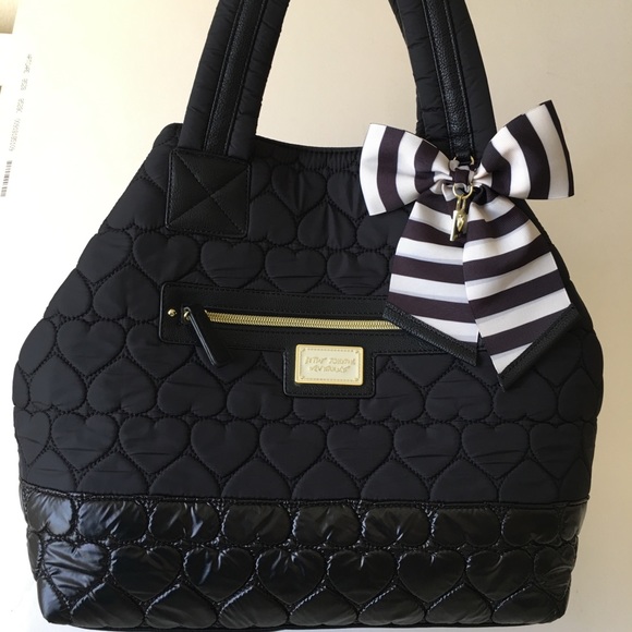 Betsey Johnson Handbags - 💋NWOT Betsey Johnson Black Quilted ❤️  Satchel💋